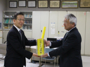 熊本北地区交通安全協会　FM熊本横断旗贈呈式