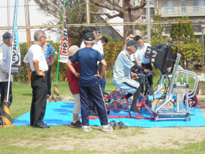 みんなに囲まれて緊張します